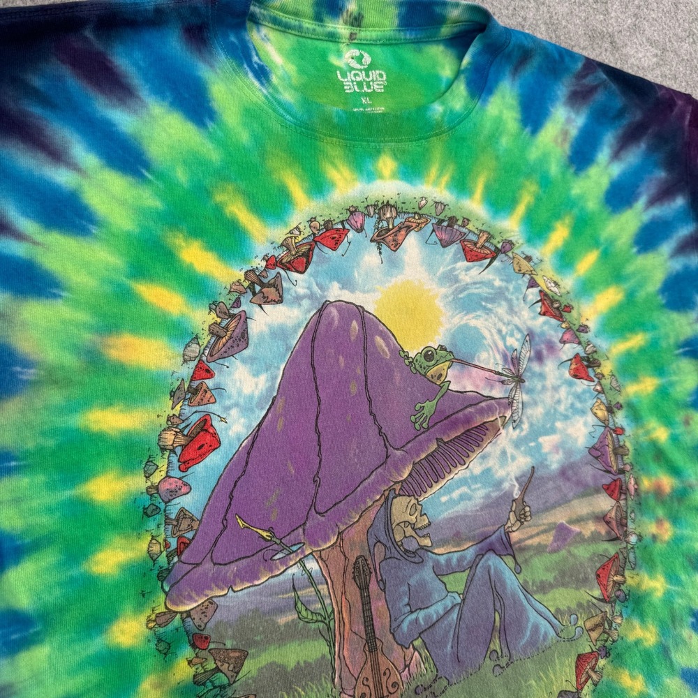 Liquid Blue T-Shirt Mens XL Mushroom Skeleton Frog Tie Dye Graphic EUC